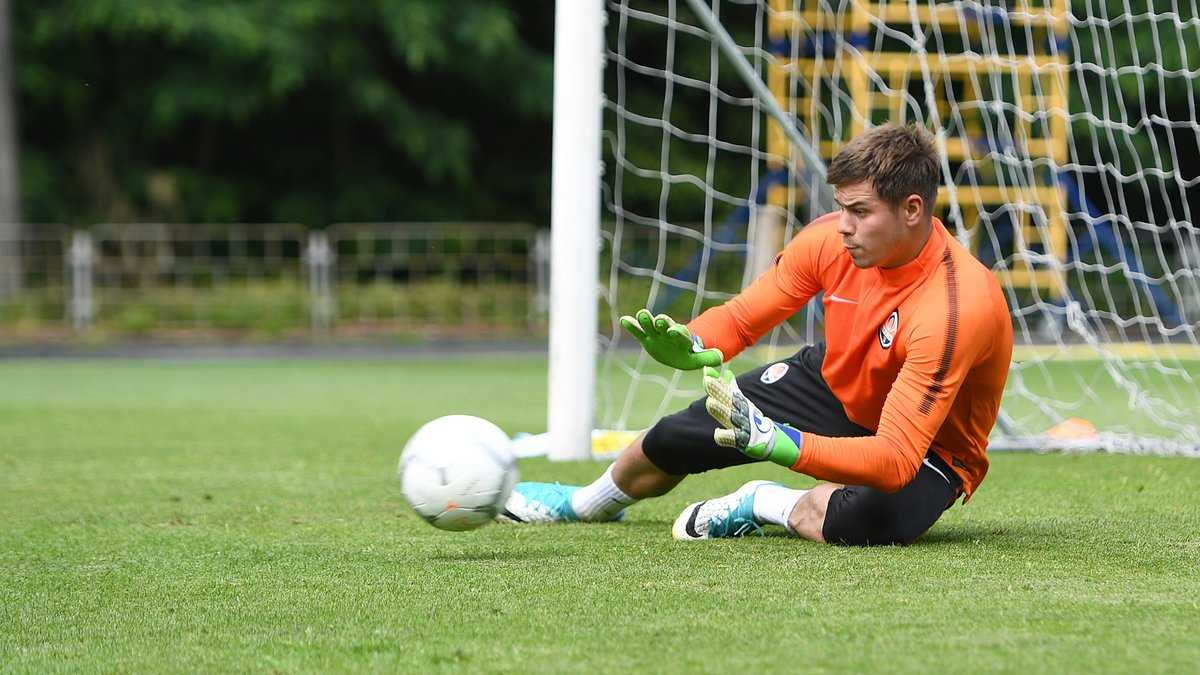 Вратарь "Шахтера" признался, что не отбил ни одно пенальти в карьере: видео