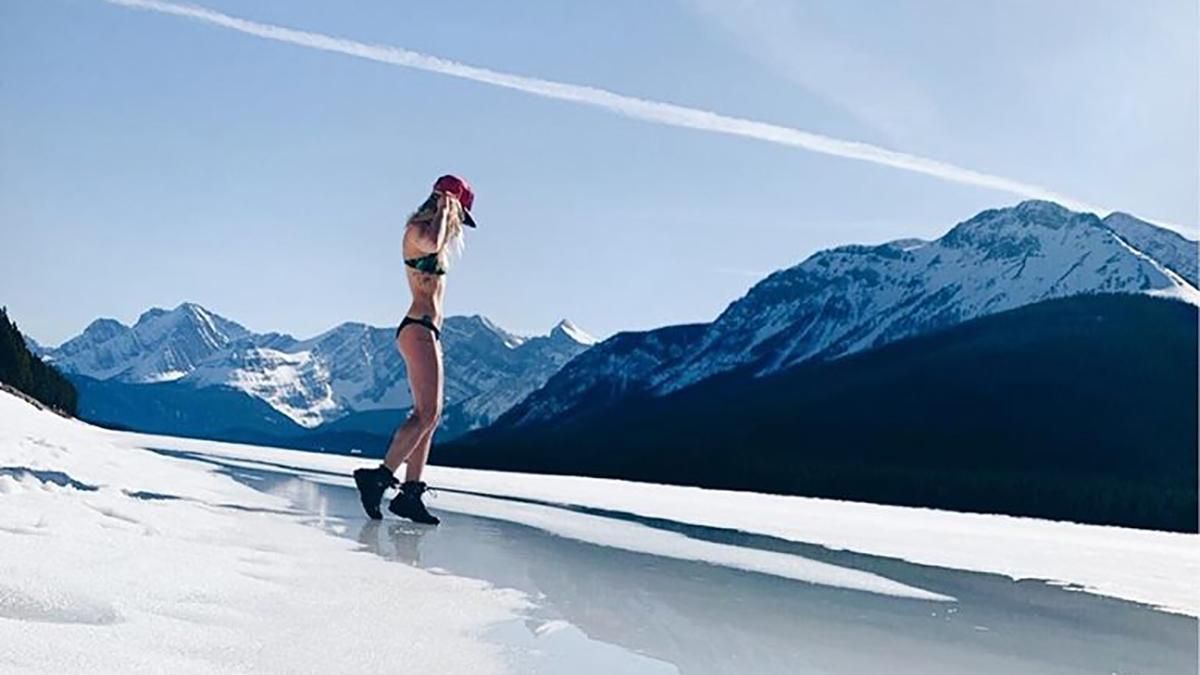 Украинская волейболистка выложила соблазнительные фото в бикини на фоне заснеженных гор