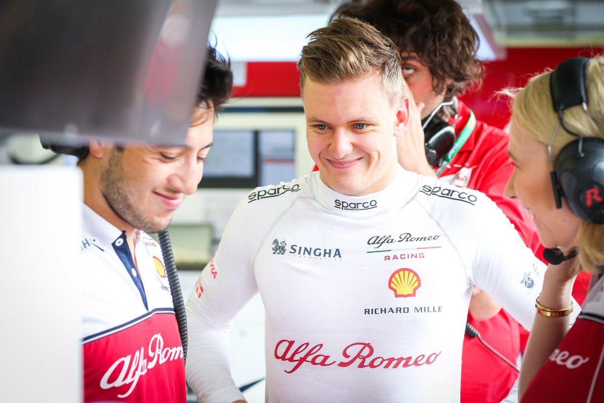 Екс-глава Ferrari зробив різку заяву про Шумахера: Навколо нього створюється хайп
