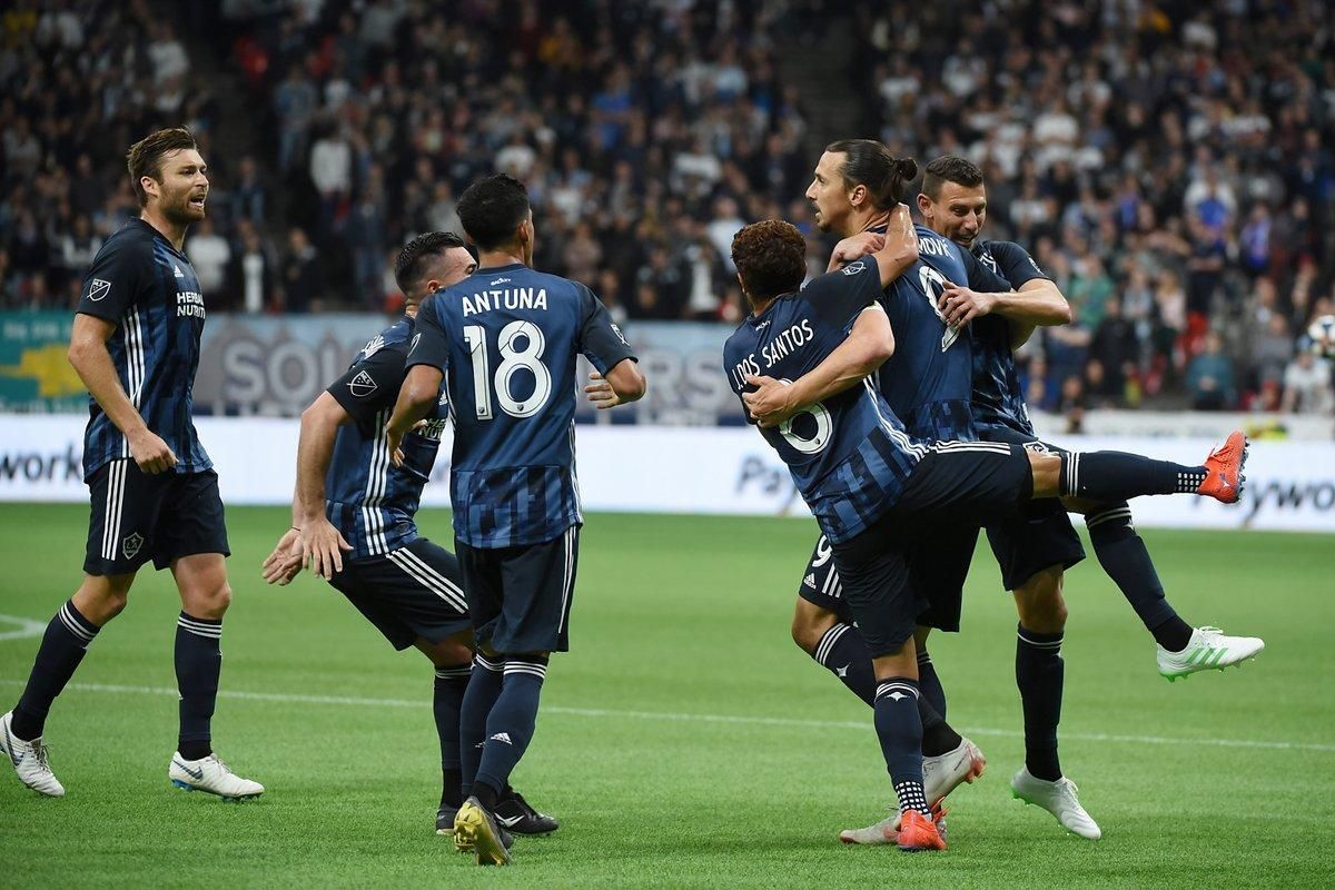 Златан Ибрагимович отметился невероятным голом в чемпионате США: видео Златан Ибрагимович отметился невероятным голом в чемпионате США: видео