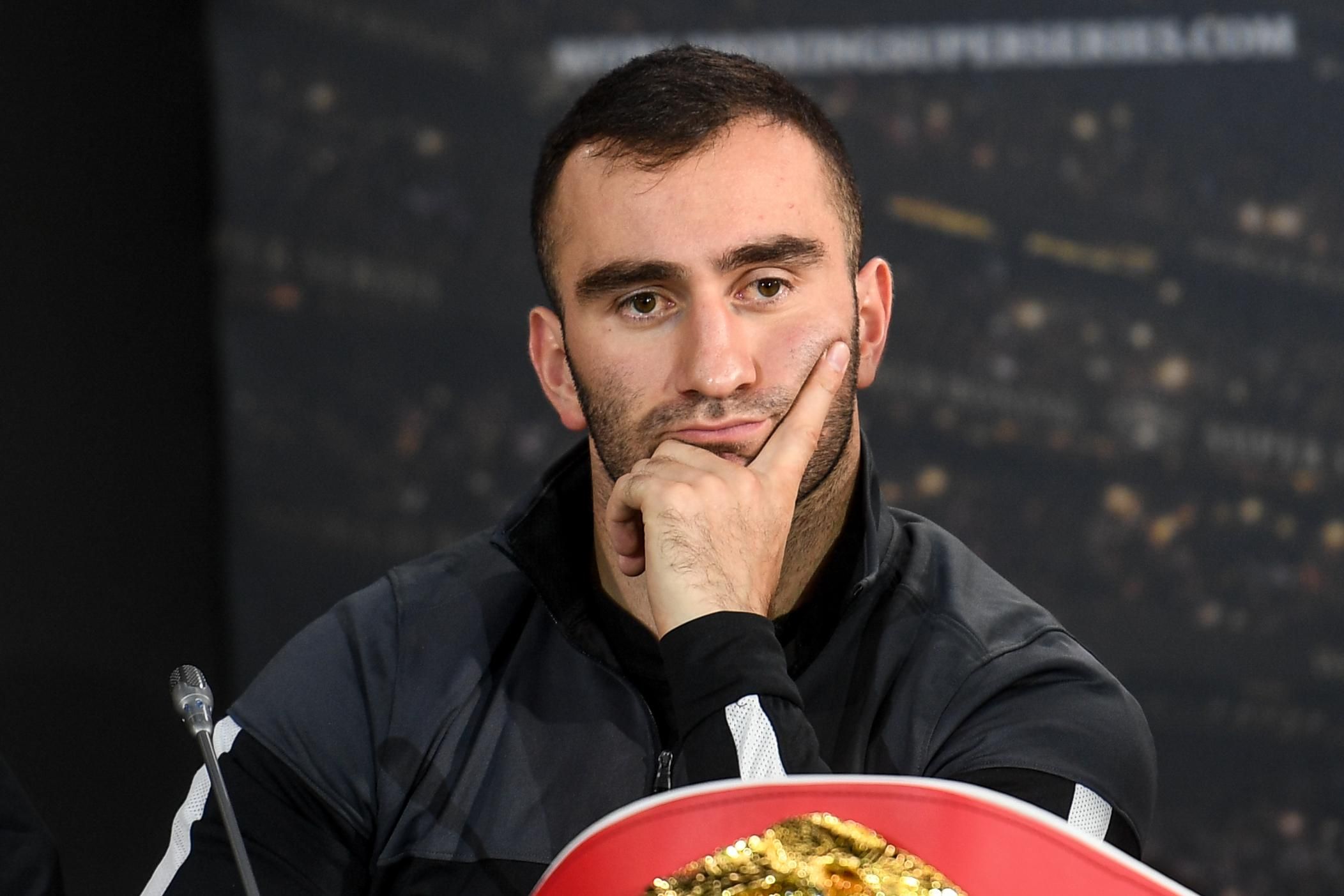 Россиянин Гассиев хочет подняться в супертяжелый вес и взять реванш у Усика Россиянин Гассиев хочет подняться в супертяжелый вес и взять реванш у Усика