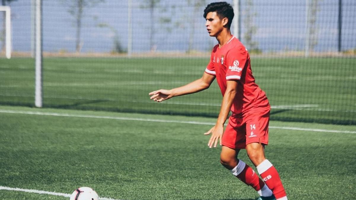 Мама футболіста загинула в автокатастрофі, коли їхала на матч сина. Гру одразу зупинили Мама футболіста загинула в автокатастрофі, коли їхала на матч сина. Гру одразу зупинили