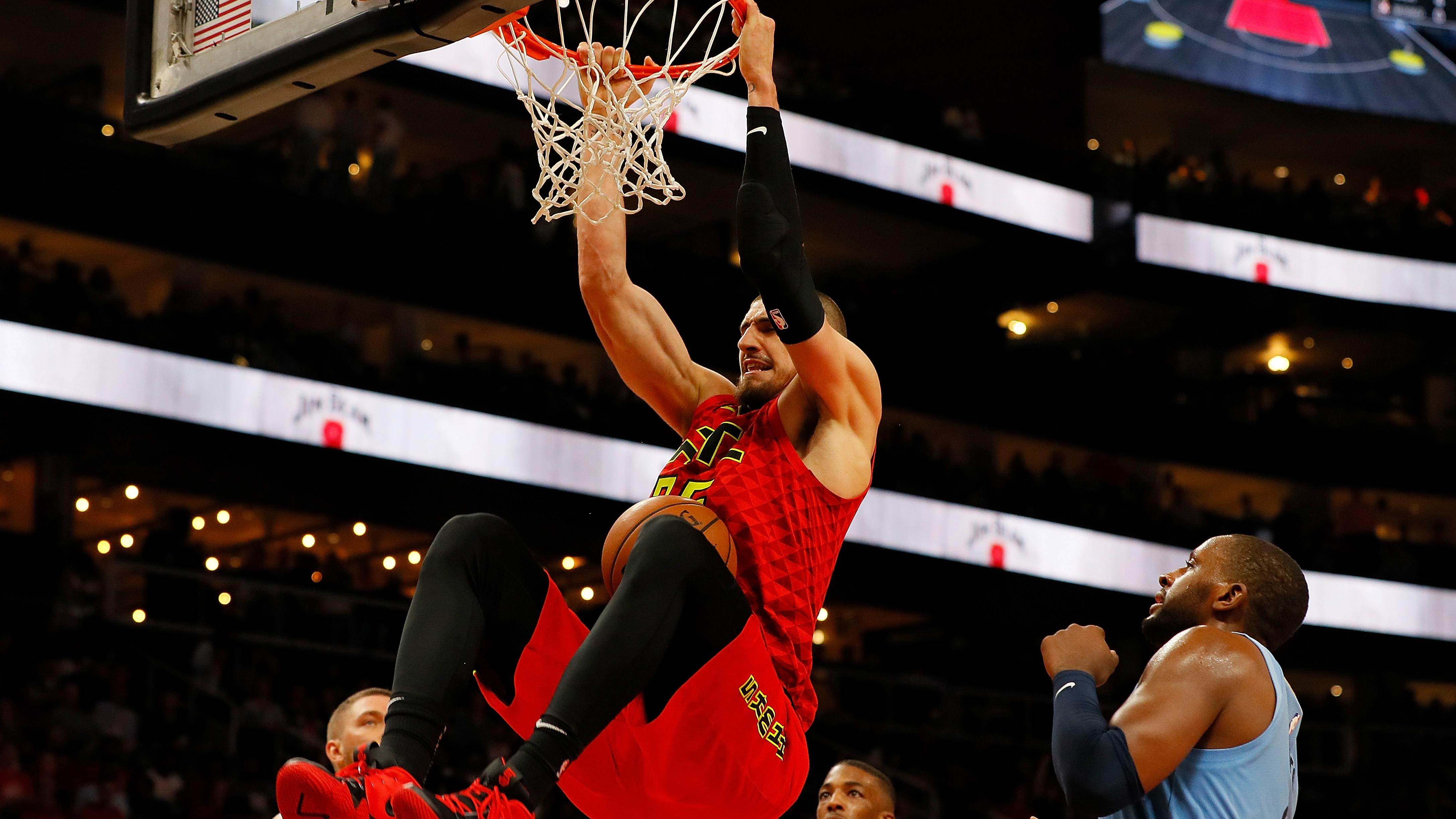 Лень снова удивил результативностью в матче НБА, но "Атланта" проиграла в одно очко: видео