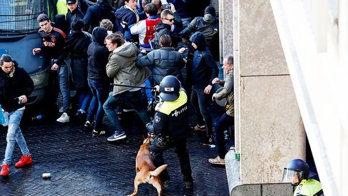 Фаны "Ювентуса" устроили беспорядки в Амстердаме – 120 задержанных: видео