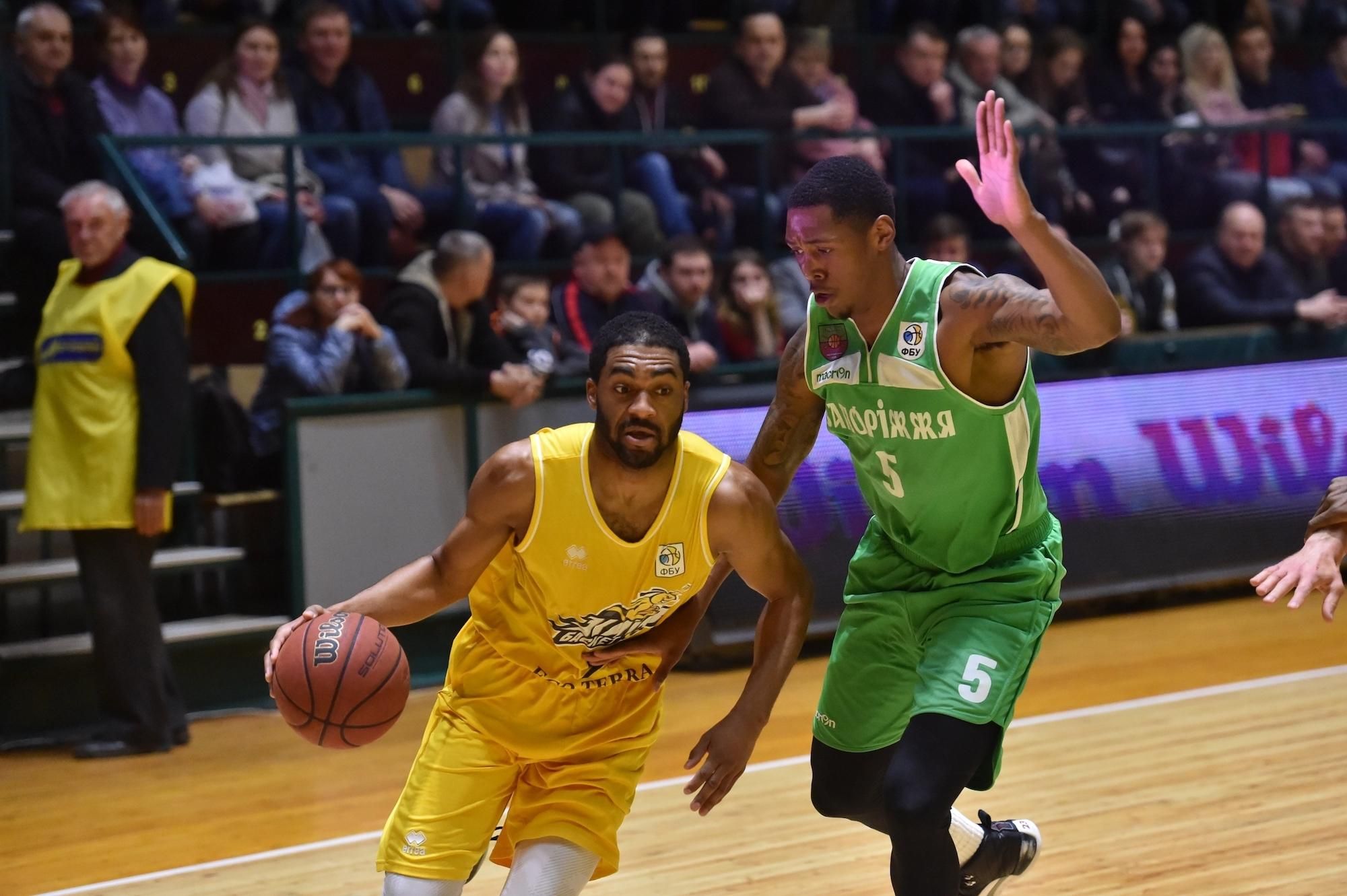 "Киев-Баскет" стал первым финалистом плей-офф Суперлиги "Киев-Баскет" стал первым финалистом плей-офф Суперлиги