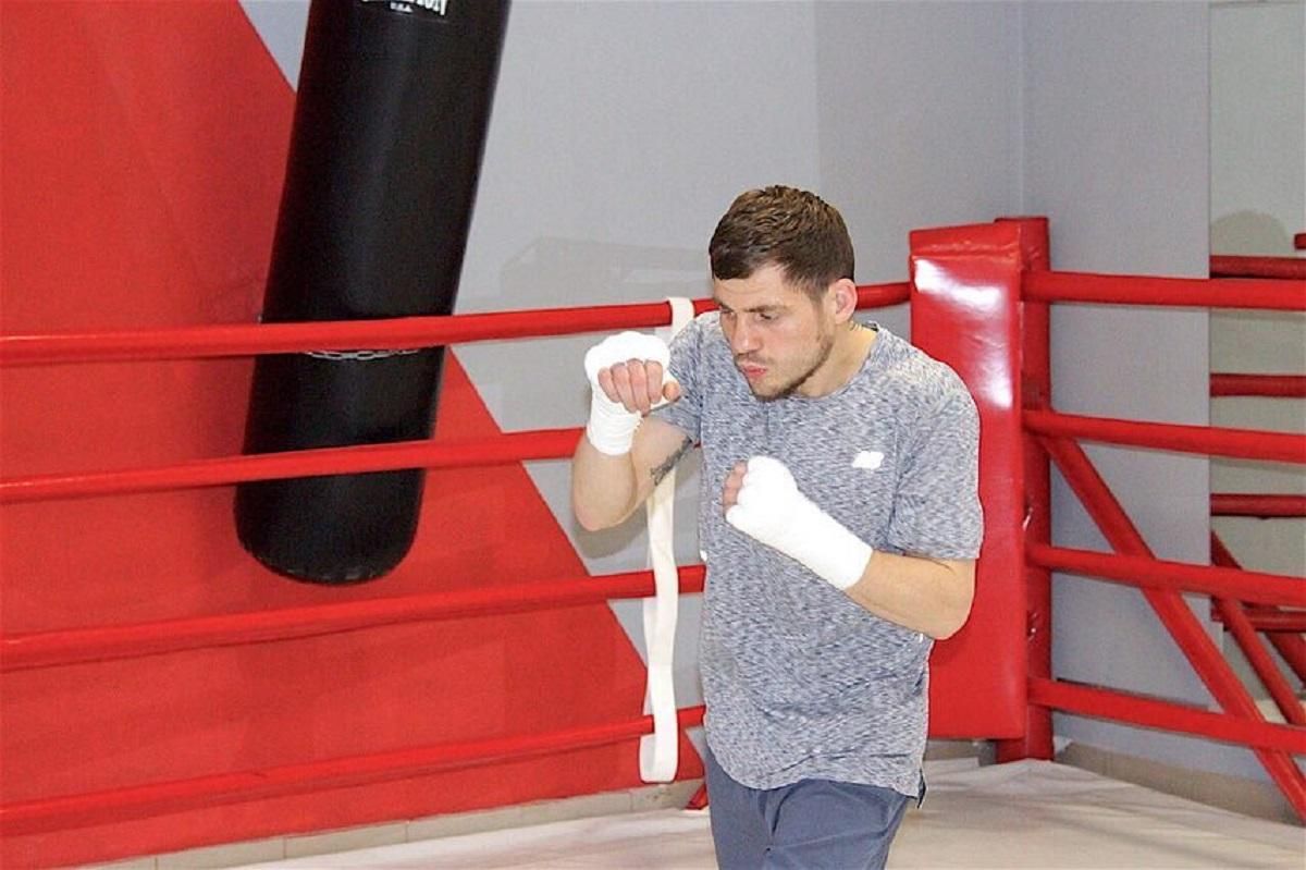 Берінчик на відкритому тренуванні продемонстрував готовність до бою з японцем: фото та відео Берінчик на відкритому тренуванні продемонстрував готовність до бою з японцем: фото та відео