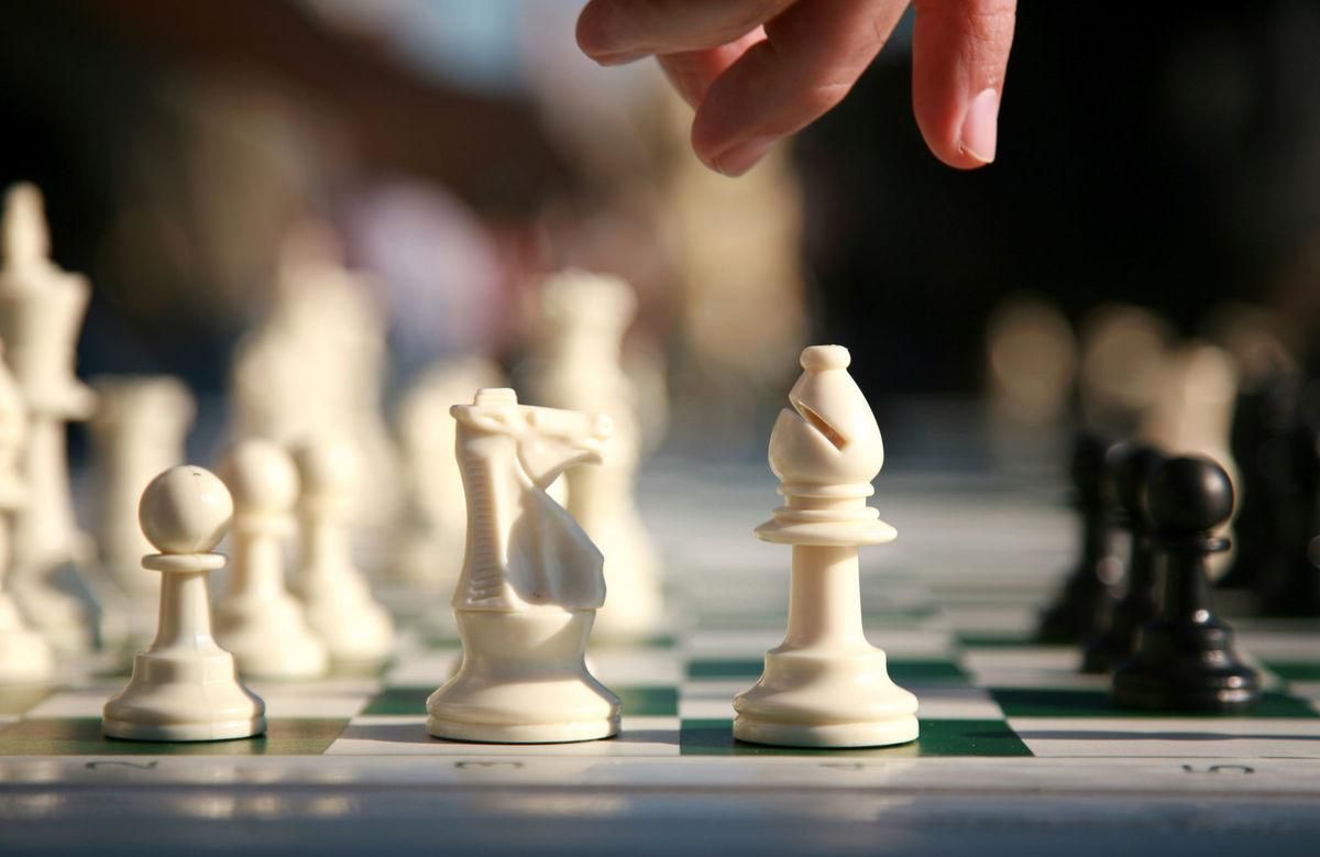 Шахматист обманывал соперника благодаря телефону и получил жесткое наказание