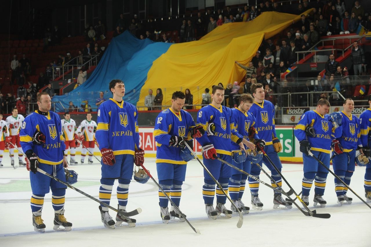Збірна України з хокею поступилася у товариському матчі збірній клубів УХЛ