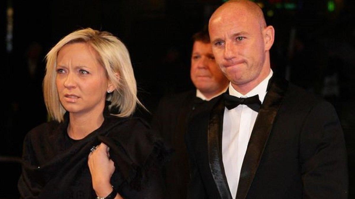 Легендарный футболист "Манчестер Юнайтед" арестован за насилие Легендарный футболист "Манчестер Юнайтед" арестован за насилие