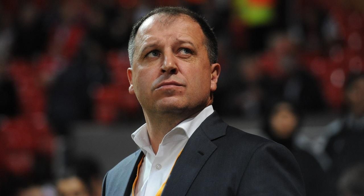 Керівництво "Зорі" не прийняло відставку Юрія Вернидуба Керівництво "Зорі" не прийняло відставку Юрія Вернидуба