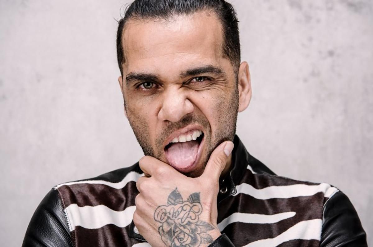 Звездный футболист ПСЖ отпраздновал чемпионство "заплывом" в раздевалке: эпическое видео Звездный футболист ПСЖ отпраздновал чемпионство "заплывом" в раздевалке: эпическое видео