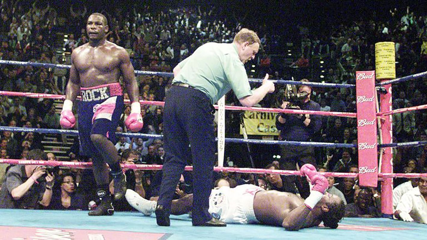 Хасим Рахман жестко нокаутировал Леннокса Льюиса 22 апреля 2001: видео Хасим Рахман жестко нокаутировал Леннокса Льюиса 22 апреля 2001: видео