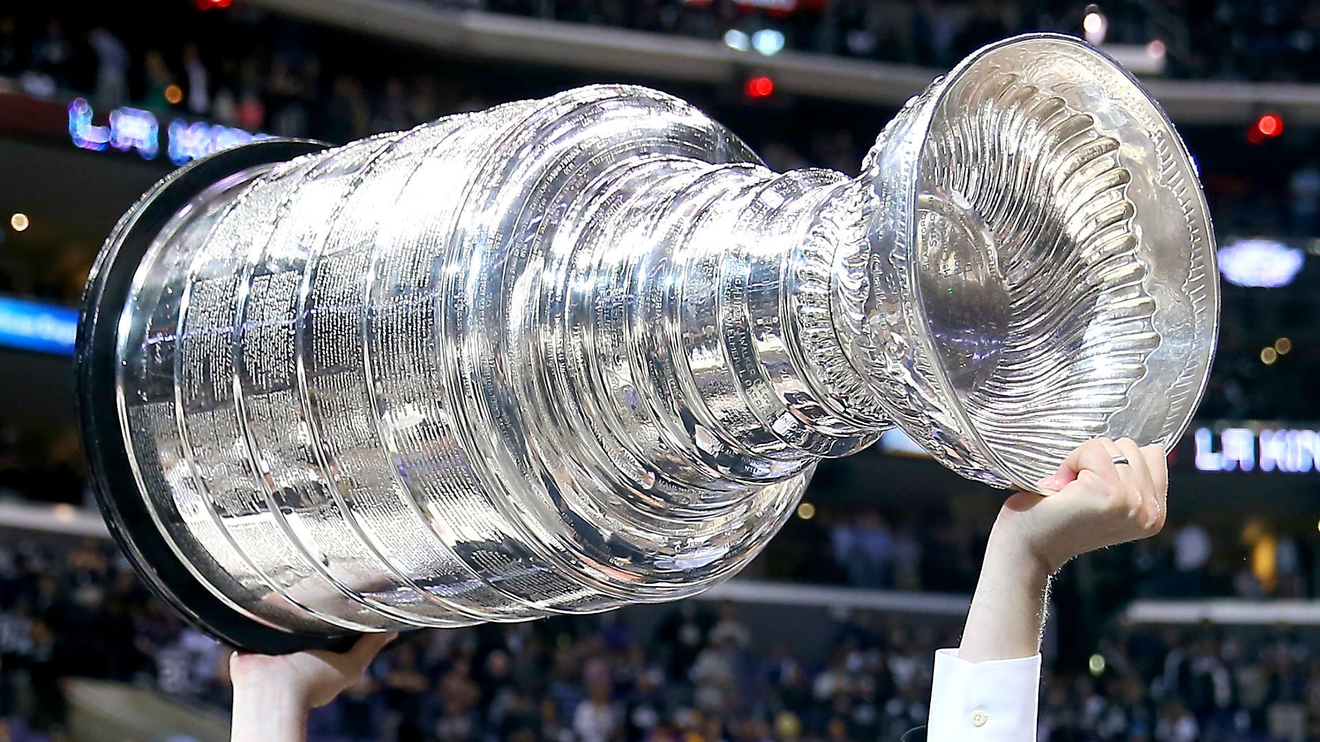 Курьез сезона в НХЛ: все четыре победителя дивизионов вылетели в первом раунде плей-офф