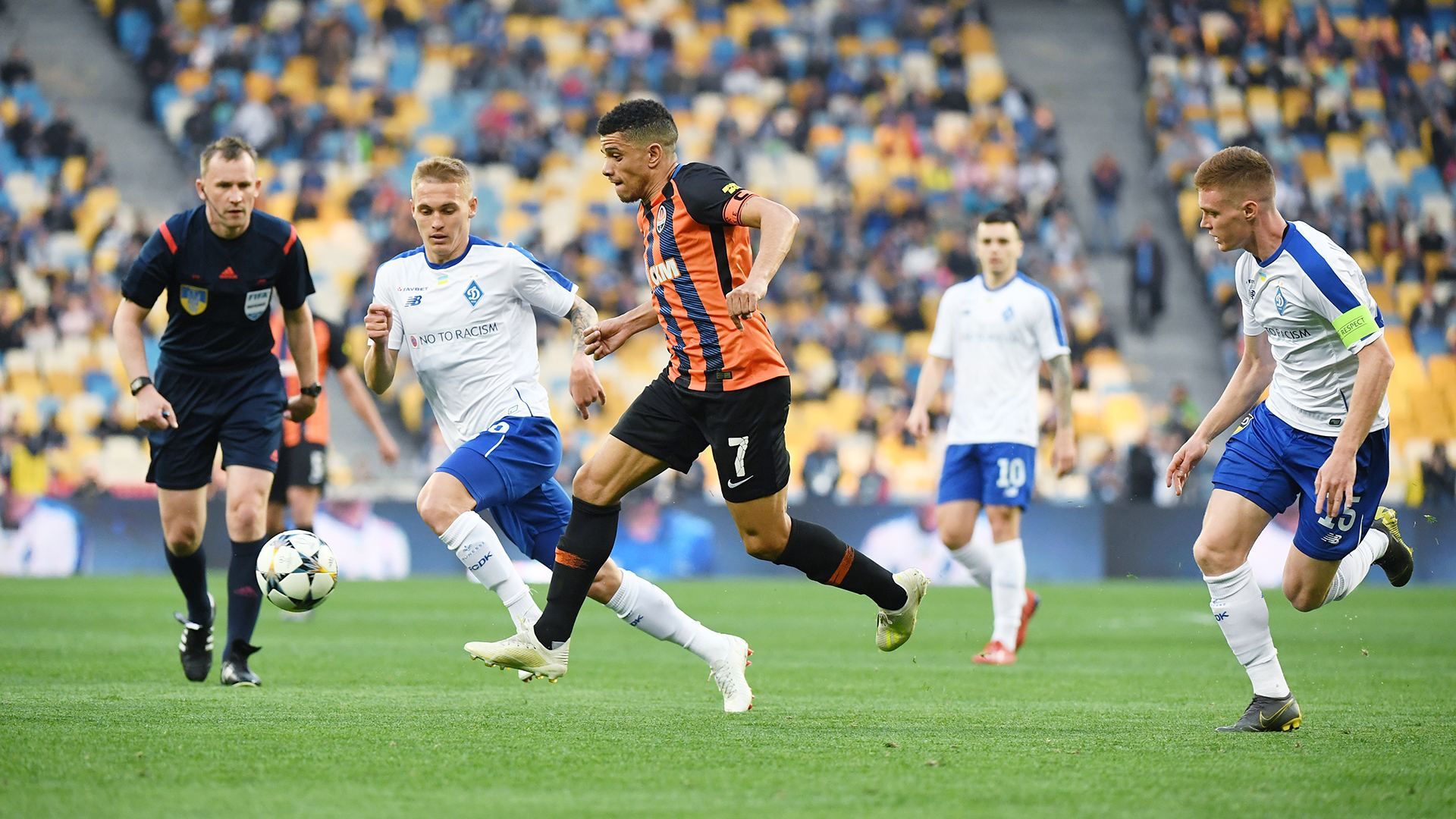 Стало известно, когда "Шахтер" и "Динамо" сыграют в Харькове Стало известно, когда "Шахтер" и "Динамо" сыграют в Харькове