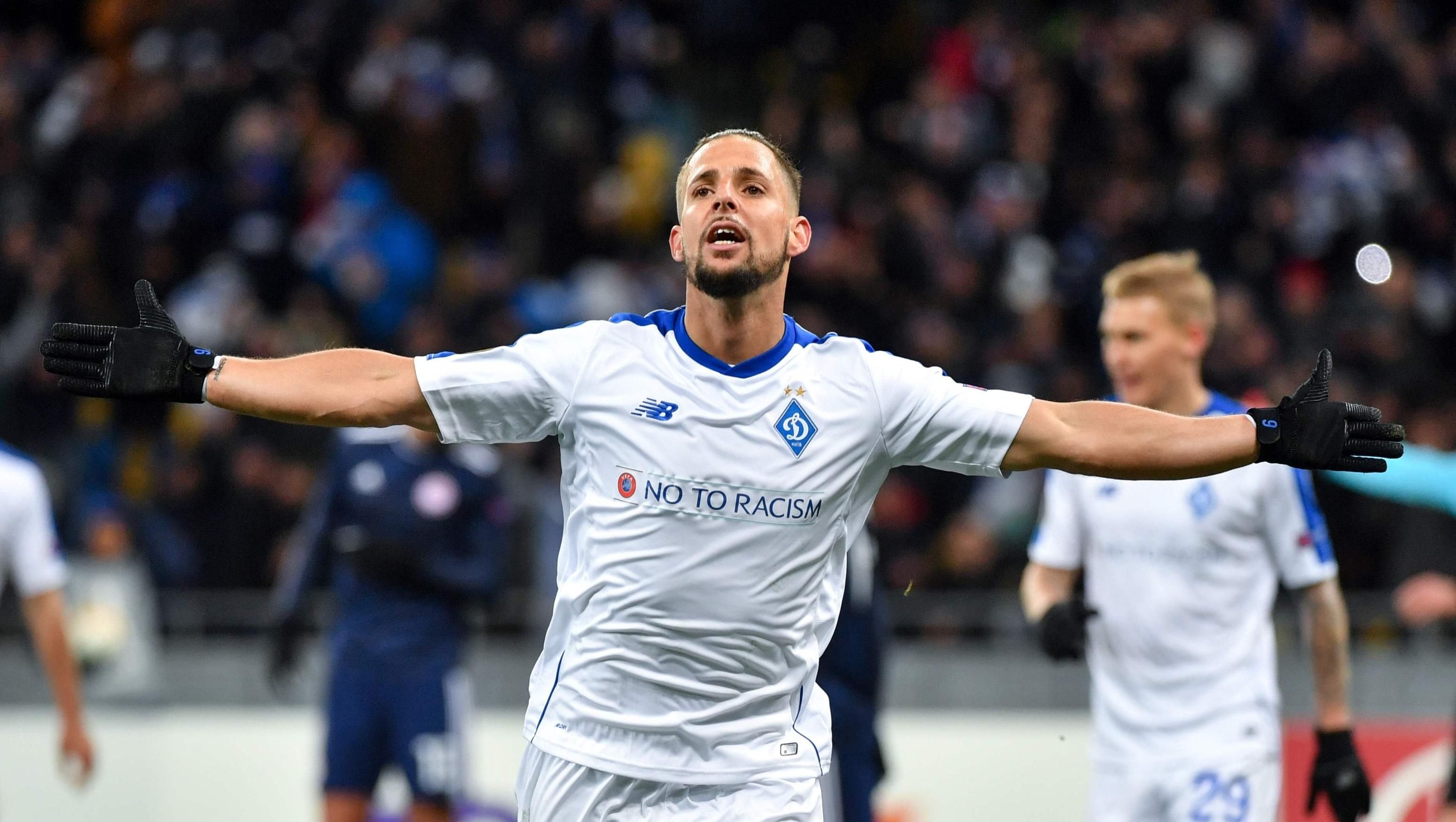 Ключовий нападник "Динамо" вперше після важкої травми тренується з м'ячем: відео Ключовий нападник "Динамо" вперше після важкої травми тренується з м'ячем: відео