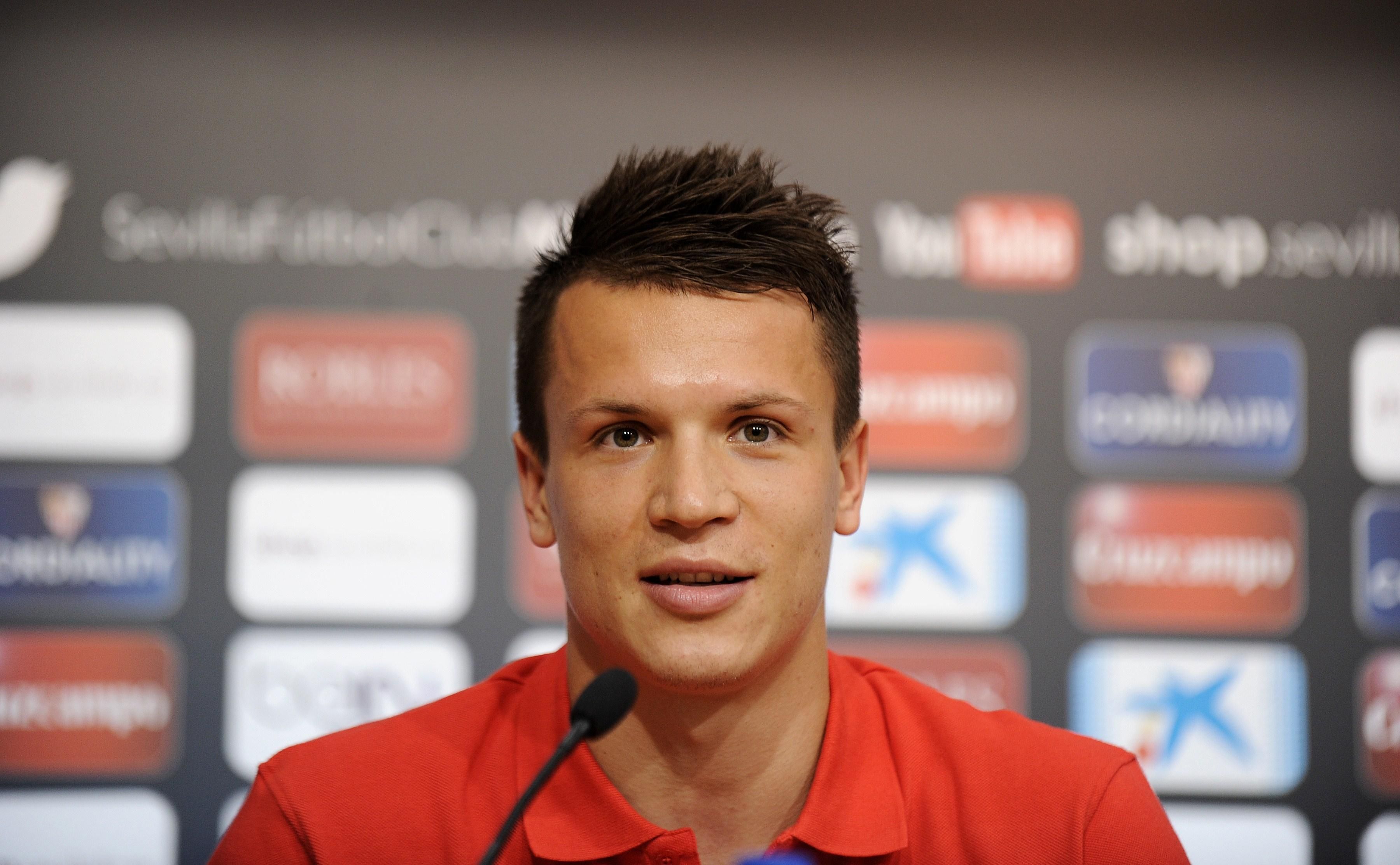 Евгений Коноплянка показал милое фото с детьми Евгений Коноплянка показал милое фото с детьми