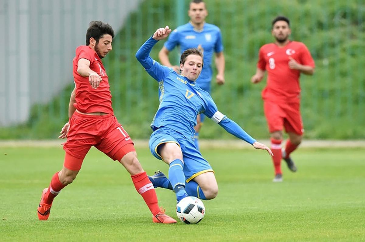 Сборная Украины U-19 в большинстве победила Турцию
