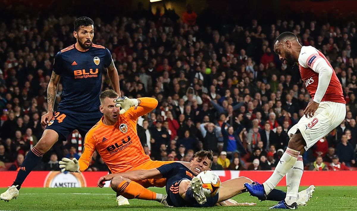 "Арсенал" уверенно победил "Валенсию" в полуфинале Лиги Европы: видео "Арсенал" уверенно победил "Валенсию" в полуфинале Лиги Европы: видео