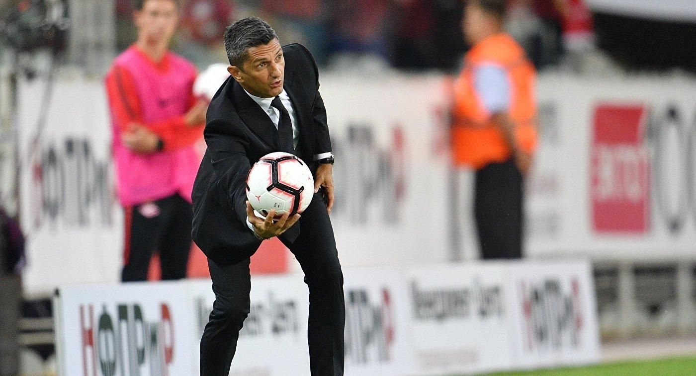 Мирча Луческу предлагает своего сына на пост главного тренера "Шахтера" Мирча Луческу предлагает своего сына на пост главного тренера "Шахтера"