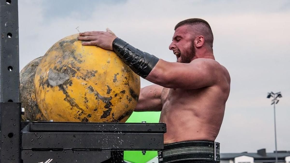 От бальных танцев до стронгмена: интервью с чемпионом Украины Павлом Кордиякой От бальных танцев до стронгмена: интервью с чемпионом Украины Павлом Кордиякой