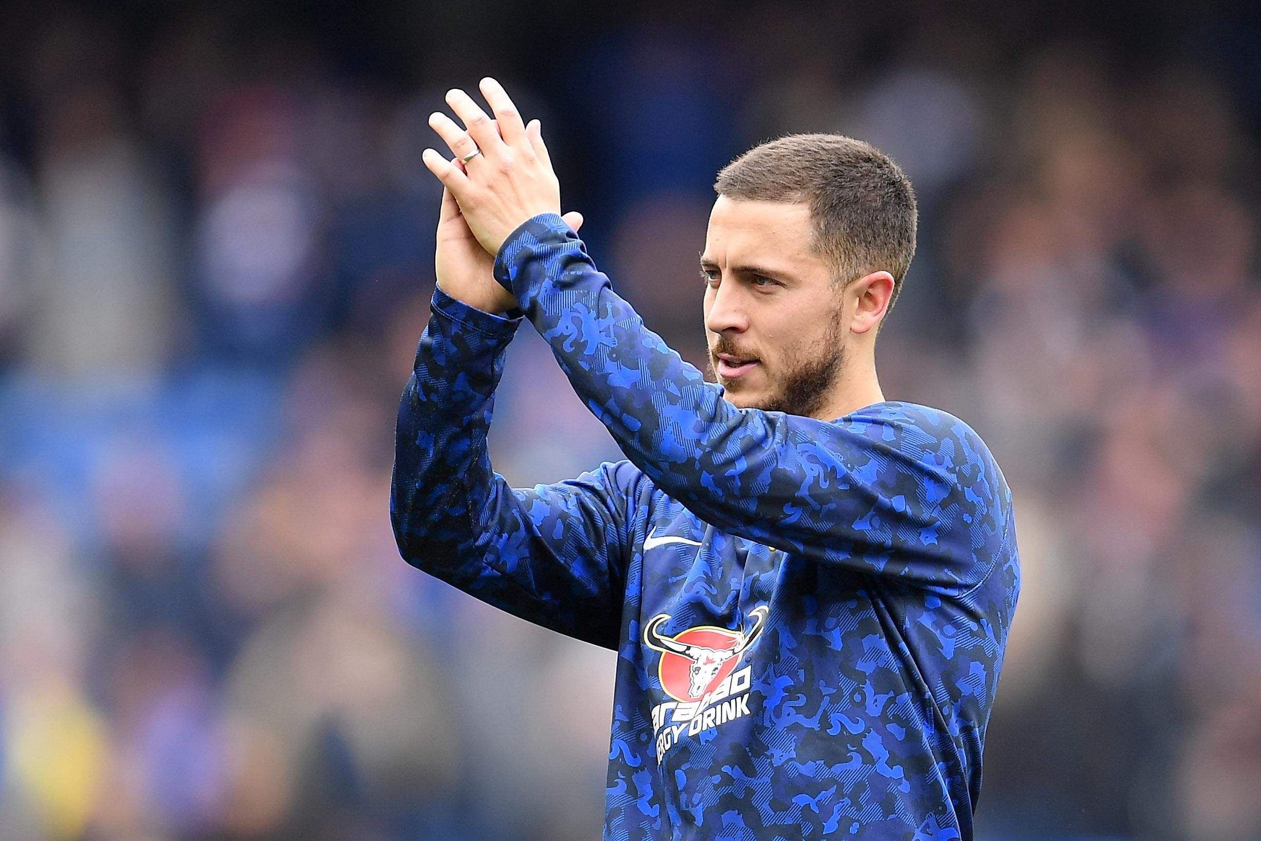 Фанаты "Челси" посвятили гигантский баннер Азару на матче с "Айнтрахтом": фото Фанаты "Челси" посвятили гигантский баннер Азару на матче с "Айнтрахтом": фото