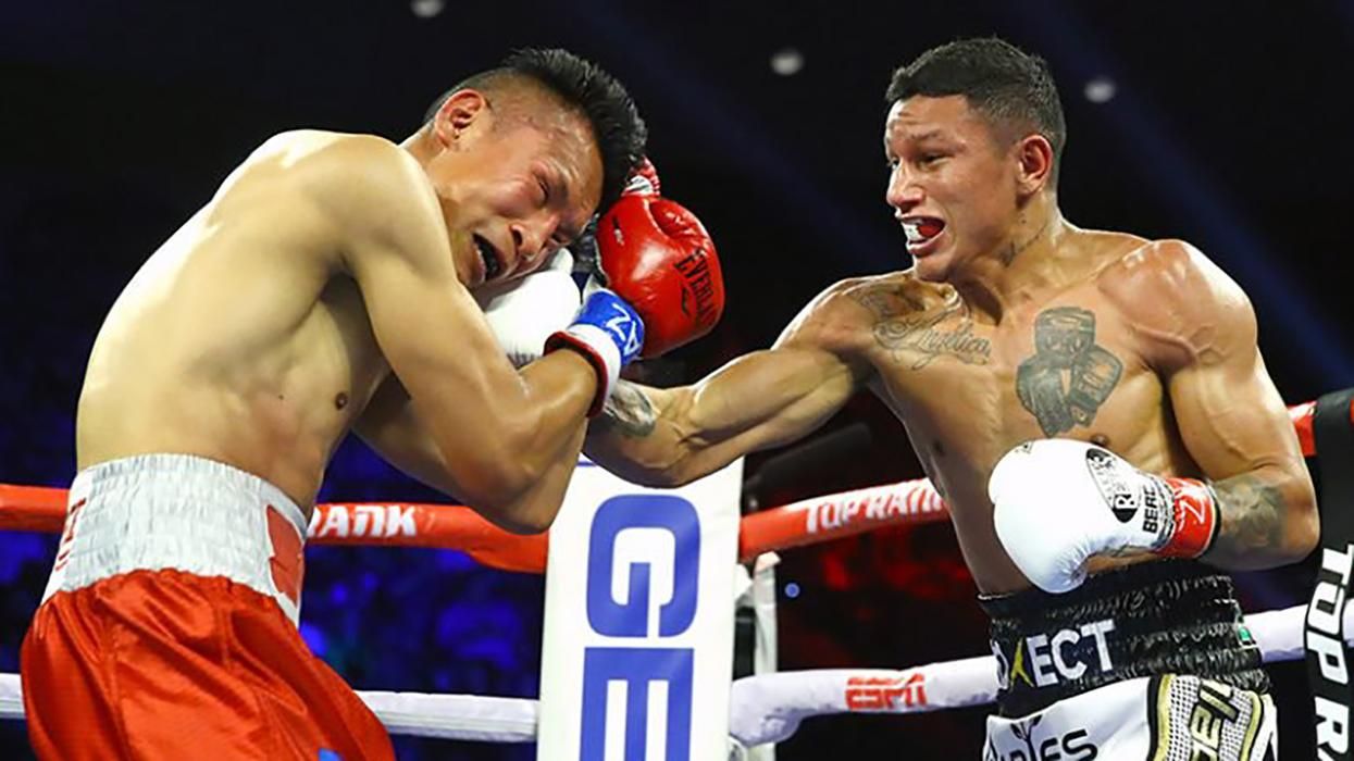 Мексиканські боксери влаштували справжнє місиво за пояс WBC: відео Мексиканські боксери влаштували справжнє місиво за пояс WBC: відео