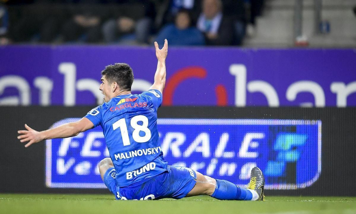 Бельгійські фанати закидали українця Маліновського пивом за зухвалий жест: відео Бельгійські фанати закидали українця Маліновського пивом за зухвалий жест: відео