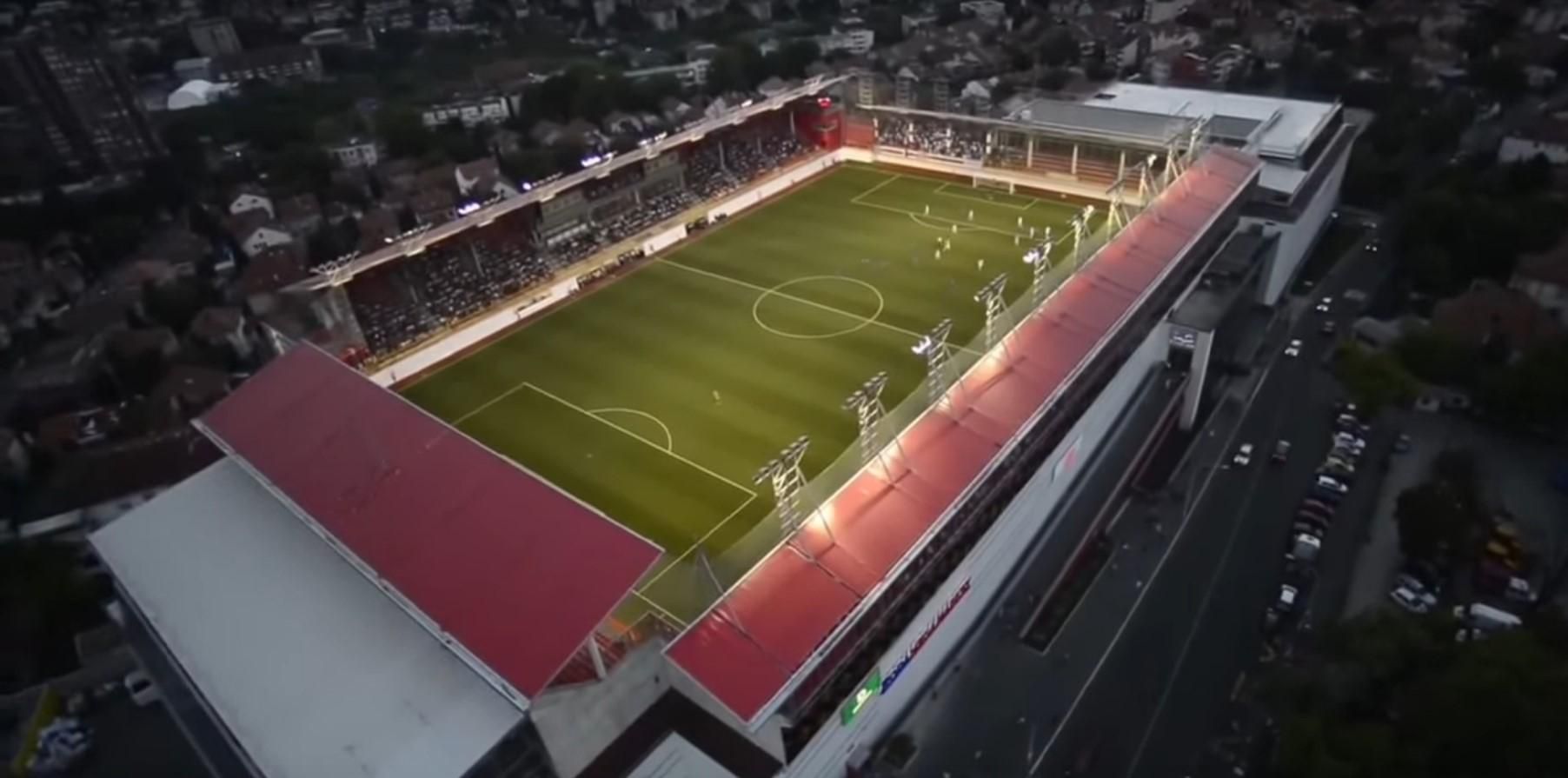 Стадіон на даху торгового центру: як виглядає непересічна споруда – фото, відео Стадіон на даху торгового центру: як виглядає непересічна споруда – фото, відео