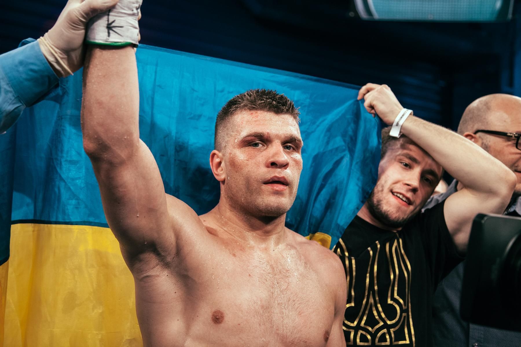 Українець Дерев'янченко проведе бій за титул чемпіона IBF у середній вазі проти Сауля Альвареса