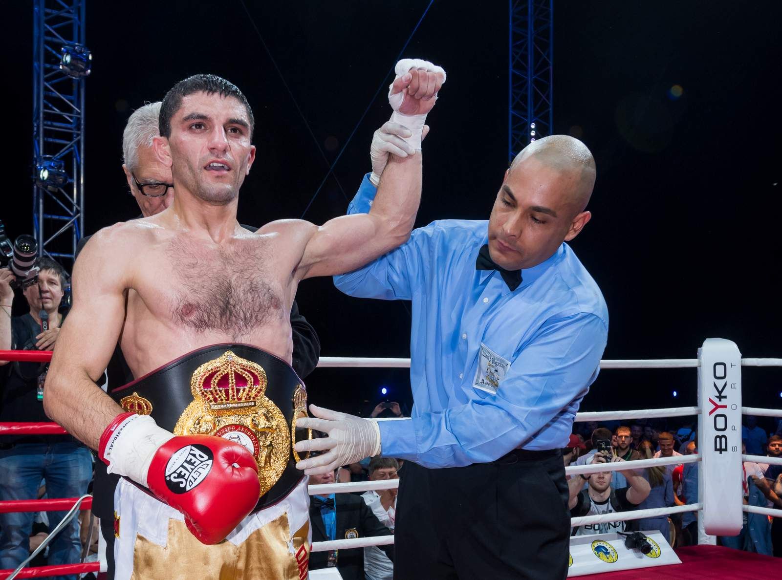 Український боксер Далакян проведе захист чемпіонського титулу в нестандартному місці Український боксер Далакян проведе захист чемпіонського титулу в нестандартному місці