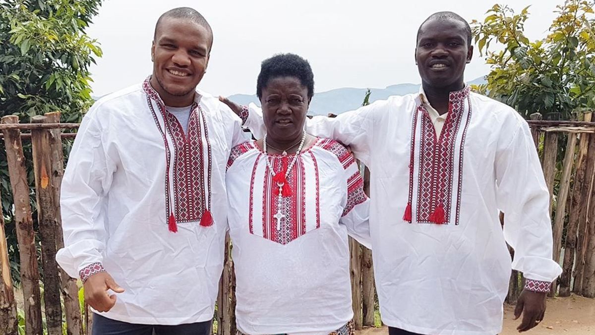 Українські спортсмени показали свої унікальні вишиванки: фото Українські спортсмени показали свої унікальні вишиванки: фото