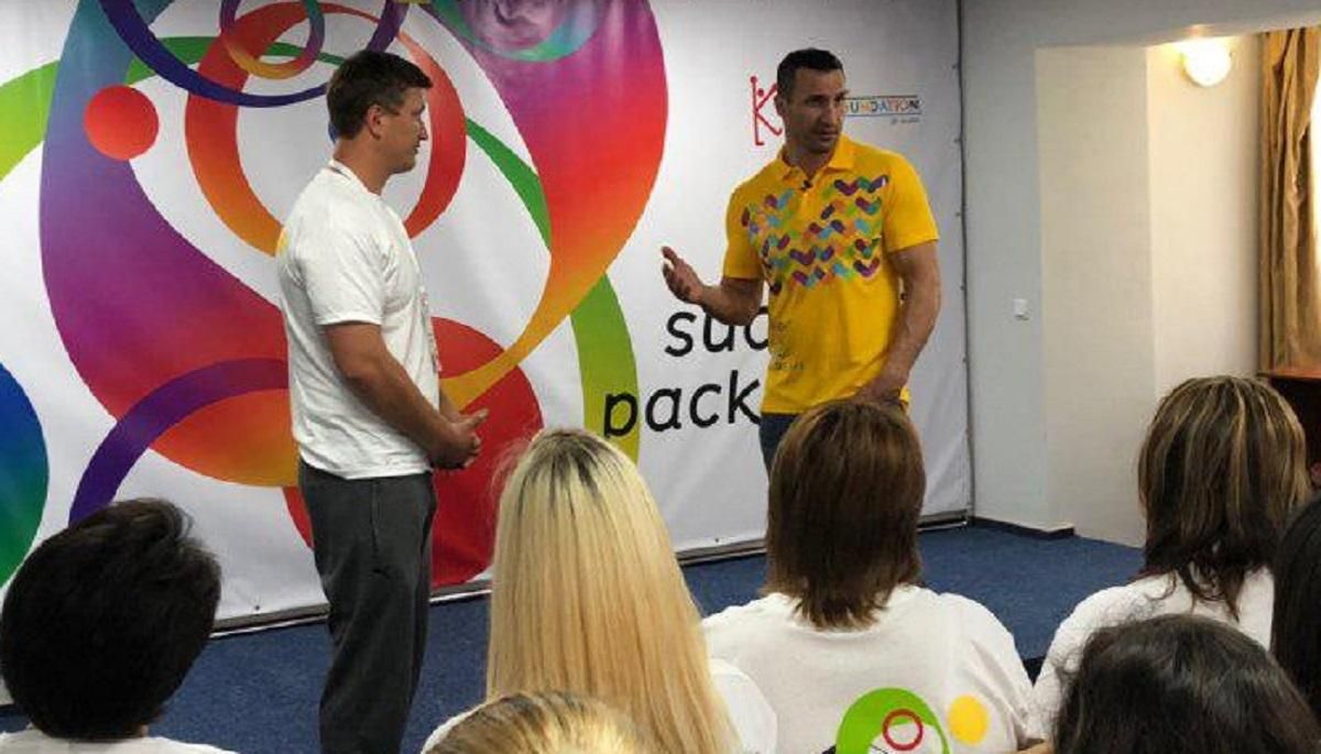 Владимир Кличко выступил с лекцией для учителей физкультуры Владимир Кличко выступил с лекцией для учителей физкультуры