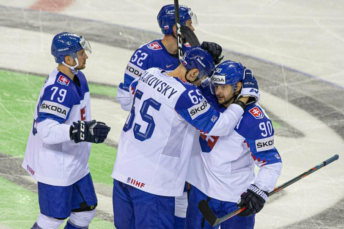 Збірна Швеції з хокею драматично вирвала перемогу у швейцарців, словаки розбили Британію: відео