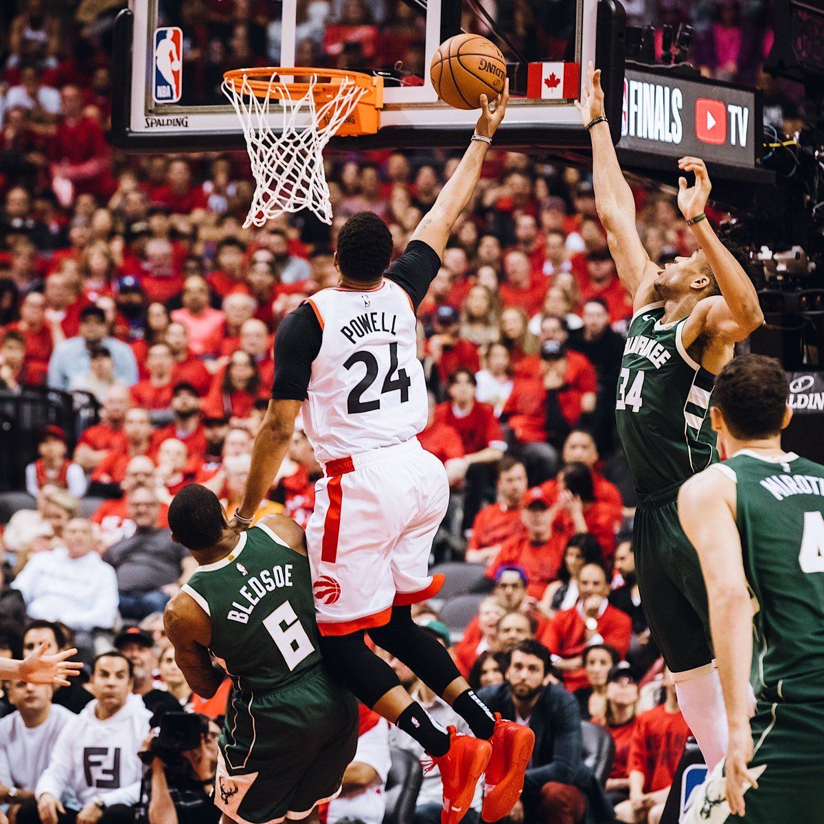 НБА: "Торонто" вирвав перемогу над "Мілуокі" у другому овертаймі фіналу Сходу (відео) НБА: "Торонто" вирвав перемогу над "Мілуокі" у другому овертаймі фіналу Сходу (відео)