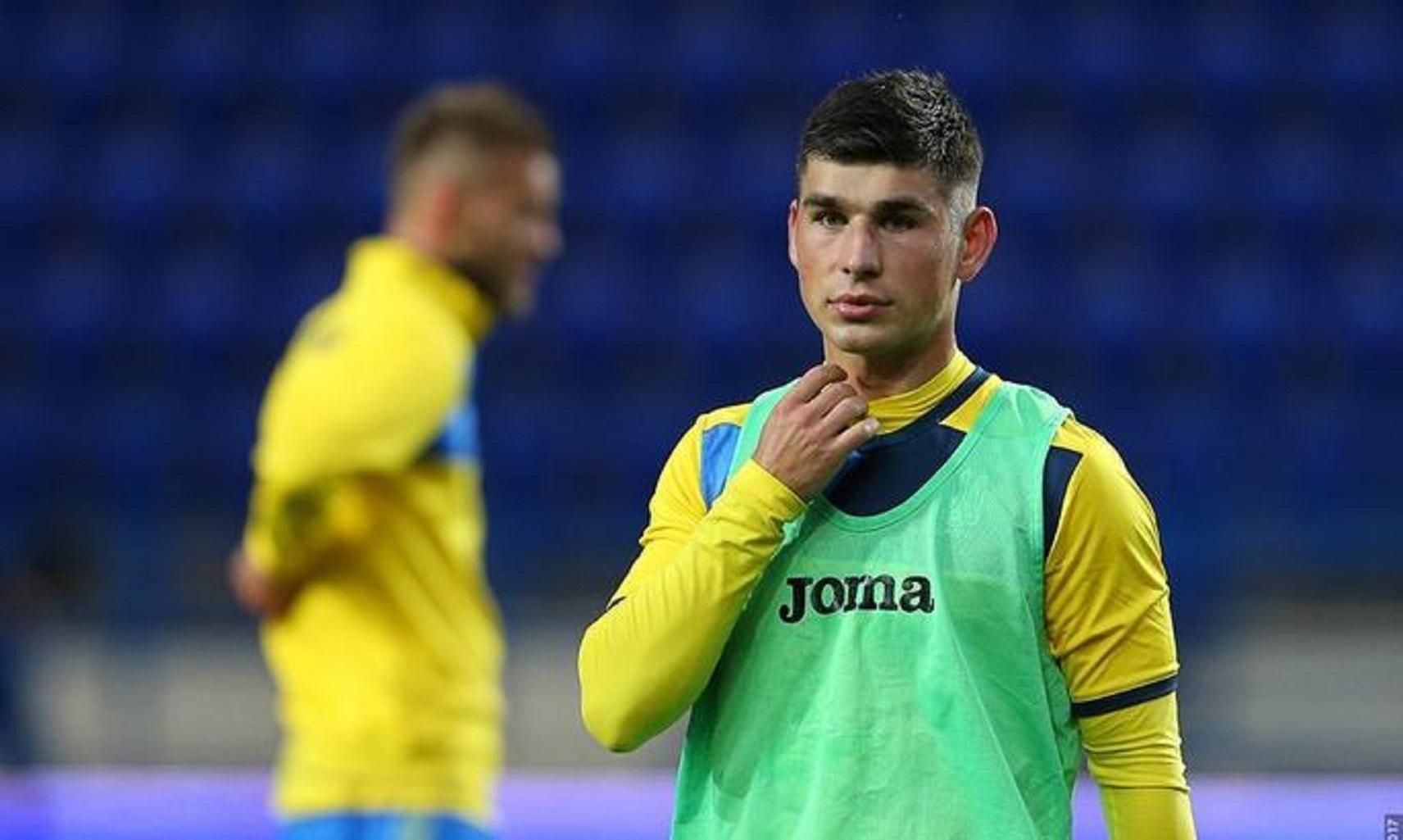 Малиновский получил "Золотую бутсу" от своего клуба: фото Малиновский получил "Золотую бутсу" от своего клуба: фото