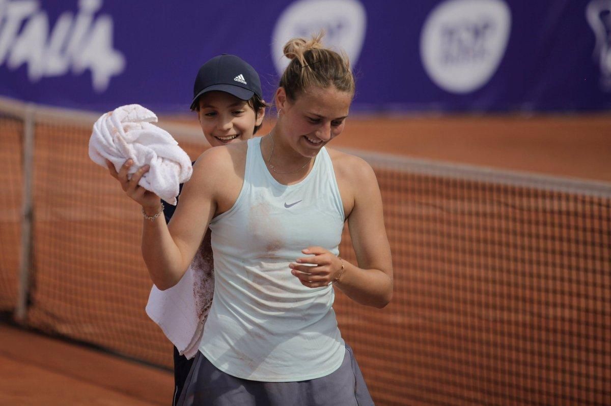 Українка Костюк розгромила бельгійську тенісистку на престижному турнірі Українка Костюк розгромила бельгійську тенісистку на престижному турнірі