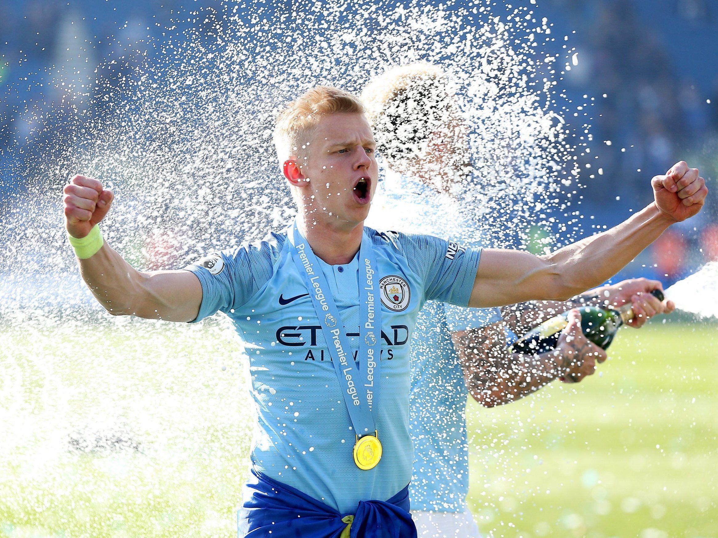 Дивовижний сезон: Зінченко попозував зі всіма трофеями "Манчестер Сіті" Дивовижний сезон: Зінченко попозував зі всіма трофеями "Манчестер Сіті"