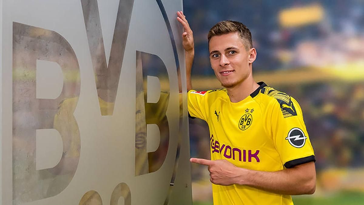 Азар перешел в дортмундскую "Боруссию" Азар перешел в дортмундскую "Боруссию"