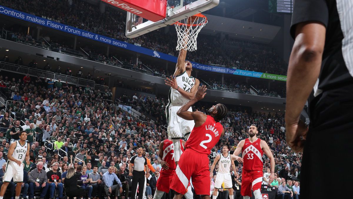 НБА: "Торонто" неожиданно победил "Милуоки" на выезде и вышел вперед в финальной серии Востока