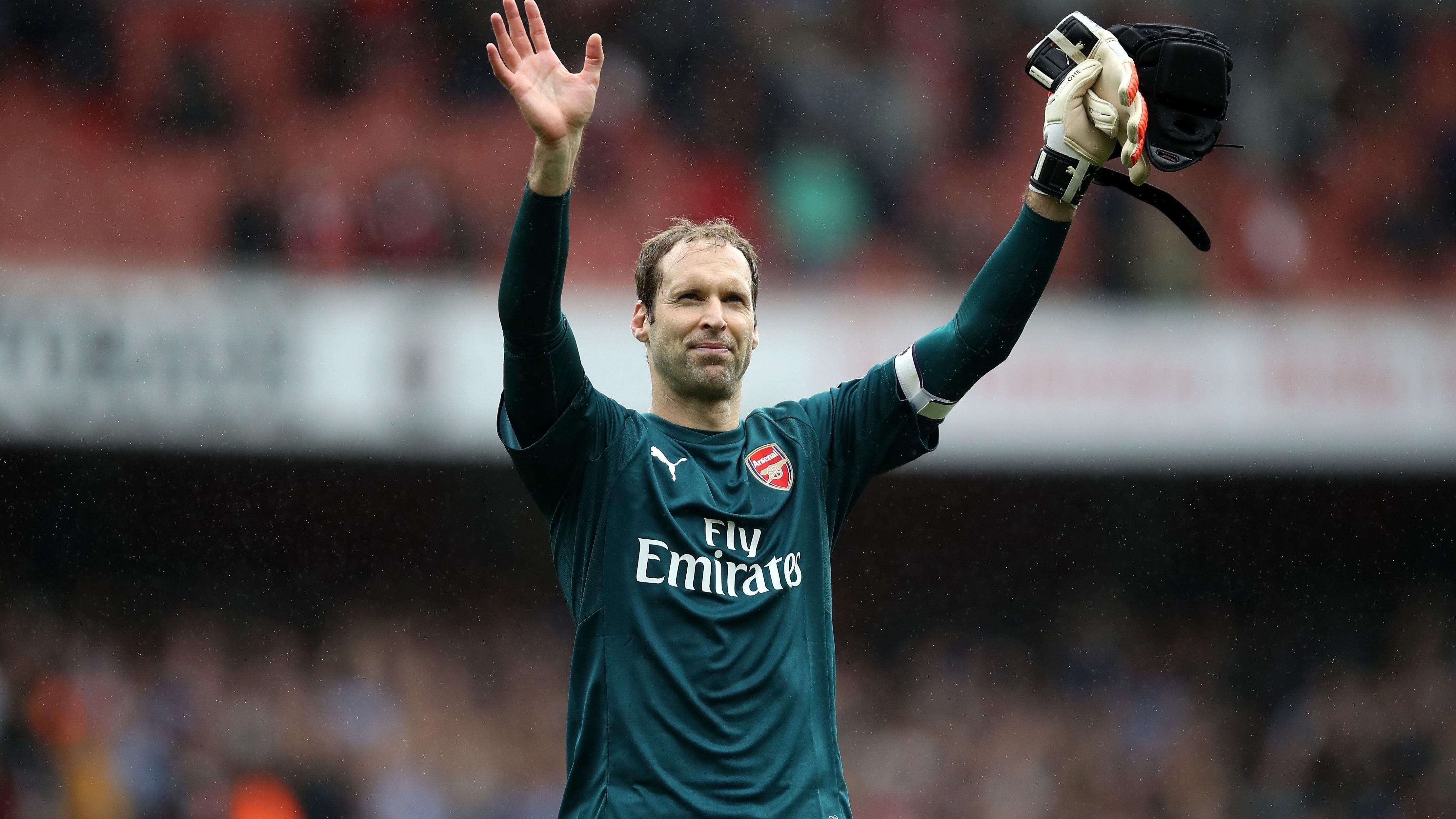 Легендарний воротар зі сльозами на очах завершив кар'єру Легендарний воротар зі сльозами на очах завершив кар'єру