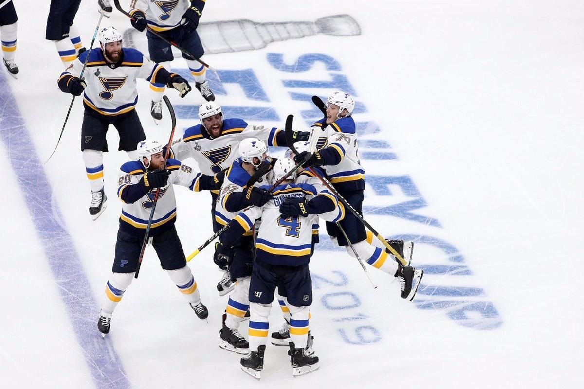 "Сент-Луїс" в овертаймі зрівняв рахунок у фінальній серії Кубка Стенлі: відео "Сент-Луїс" в овертаймі зрівняв рахунок у фінальній серії Кубка Стенлі: відео