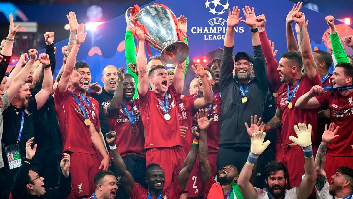 Невероятные эмоции игроков "Ливерпуля" после победы в Лиге чемпионов: фото Невероятные эмоции игроков "Ливерпуля" после победы в Лиге чемпионов: фото