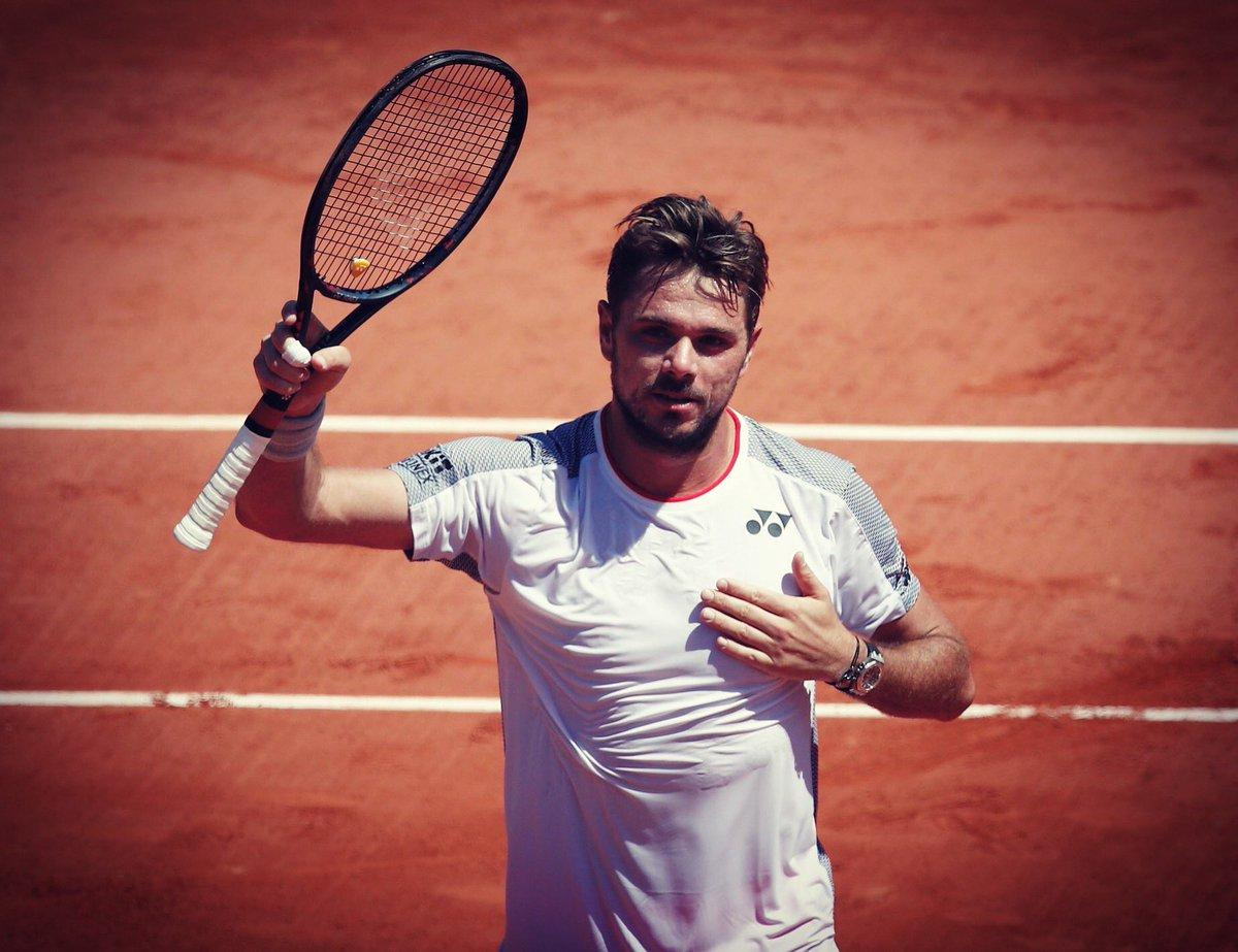 Швейцарский теннисист благодаря невероятному удару в линию победил на Roland Garros: видео