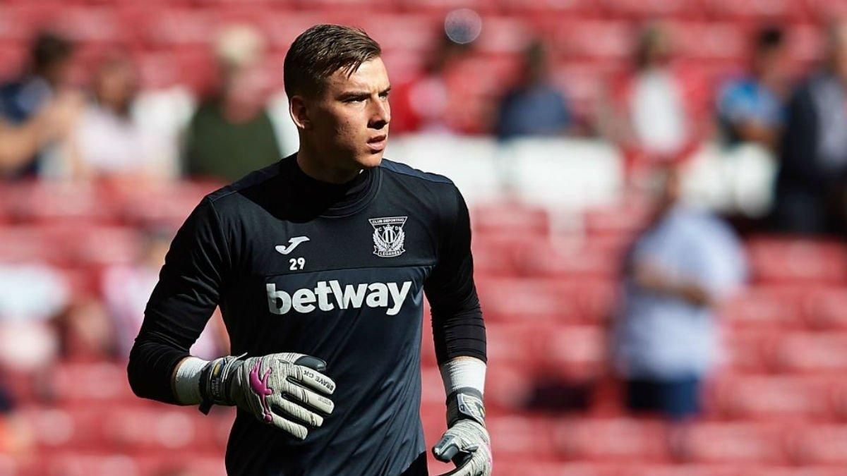 Андрей Лунин удивил шикарными сейвами на тренировке сборной: видео Андрей Лунин удивил шикарными сейвами на тренировке сборной: видео