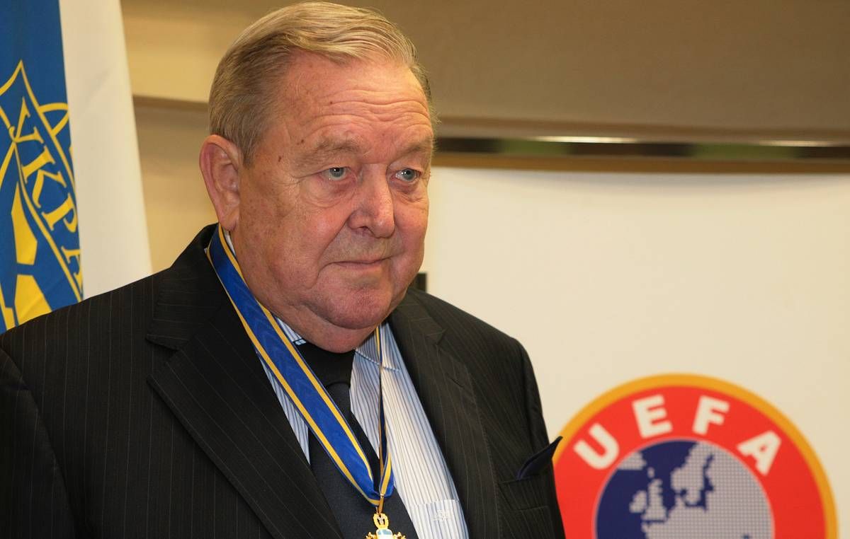 Все ближайшие матчи под эгидой УЕФА начнутся с минуты молчания Все ближайшие матчи под эгидой УЕФА начнутся с минуты молчания