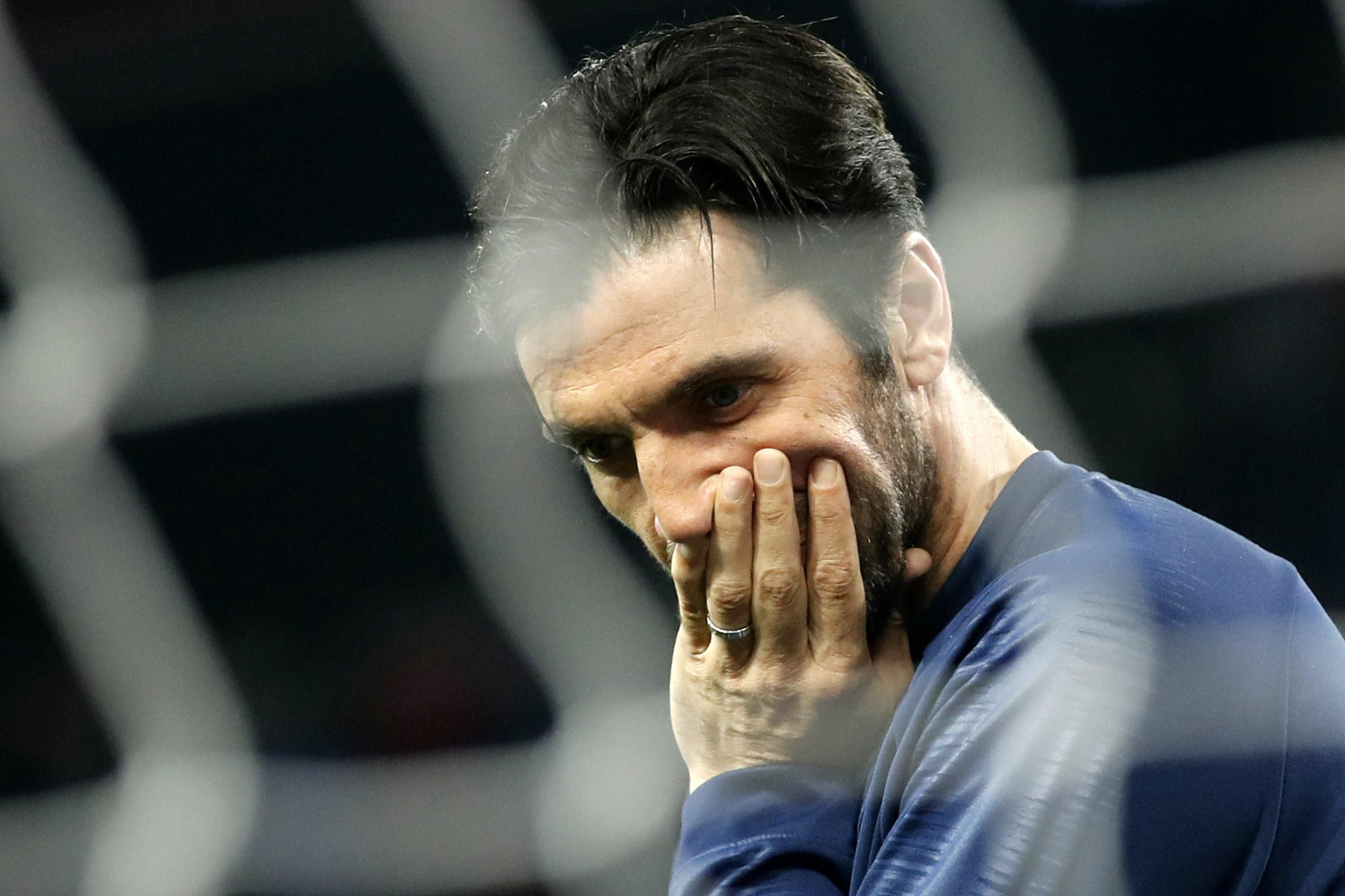 Легендарный голкипер Буффон официально остался без клуба Легендарный голкипер Буффон официально остался без клуба