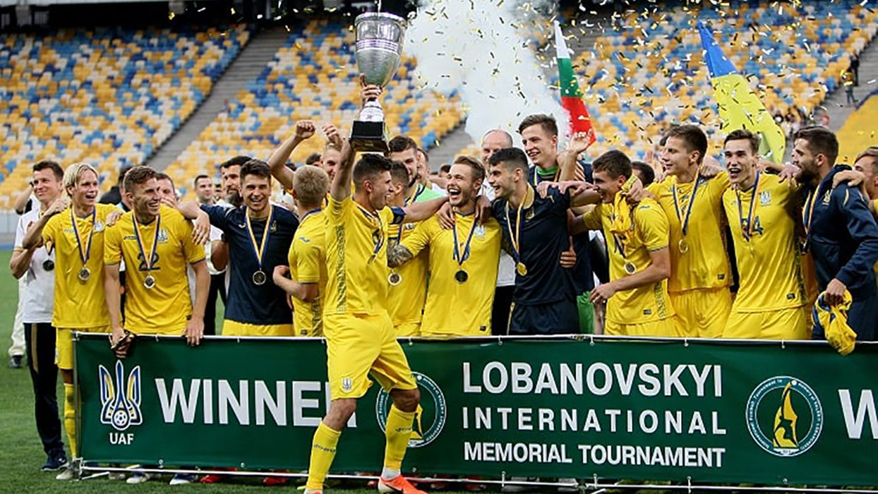 Церемония награждения сборной Украины на турнире памяти Лобановского: видео