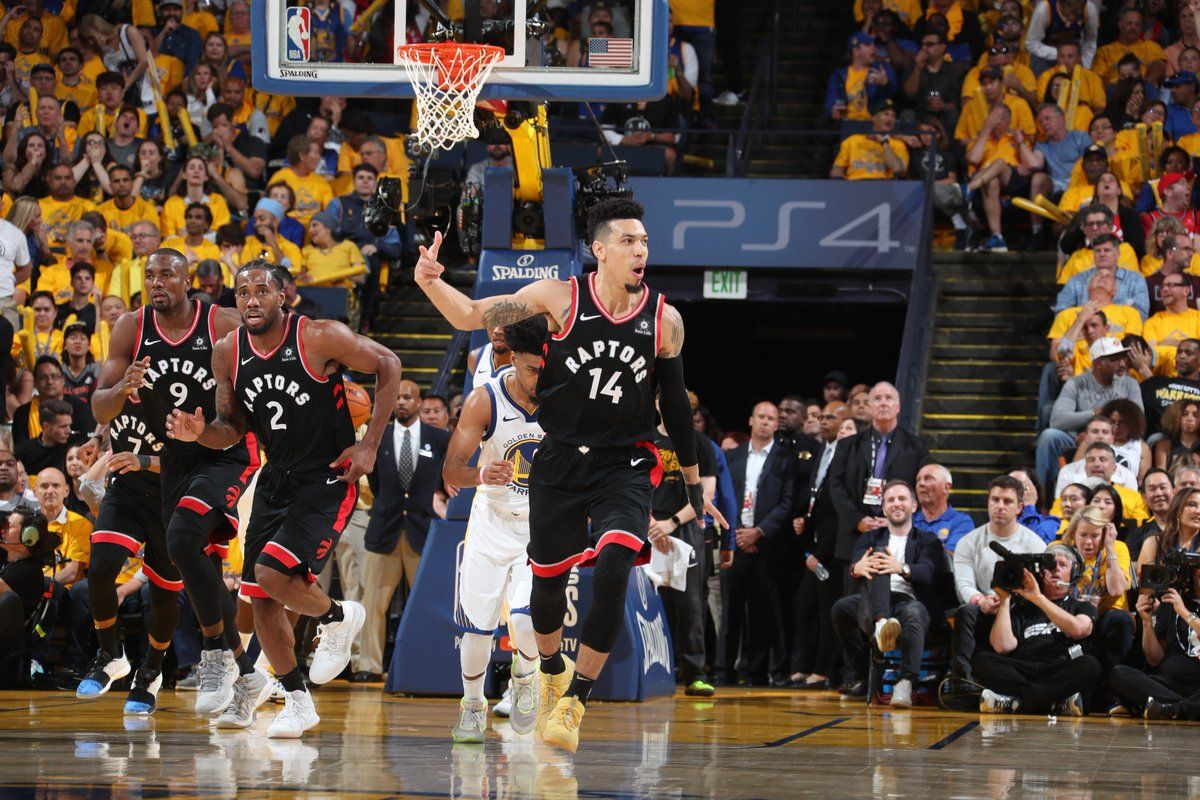 "Торонто" неожиданно победил "Голден Стэйт" в третьем матче финала НБА: видео