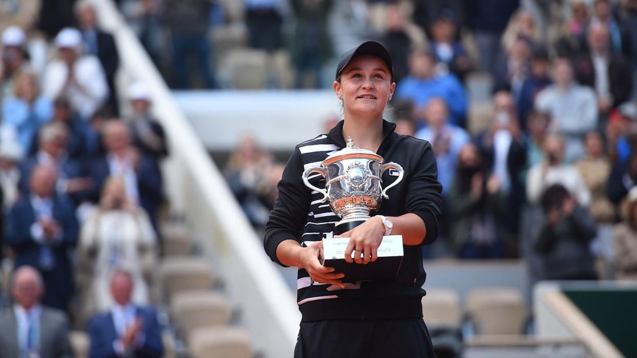 Австралийская теннисистка Эшли Барти впервые в карьере выиграла Ролан Гаррос Австралийская теннисистка Эшли Барти впервые в карьере выиграла Ролан Гаррос