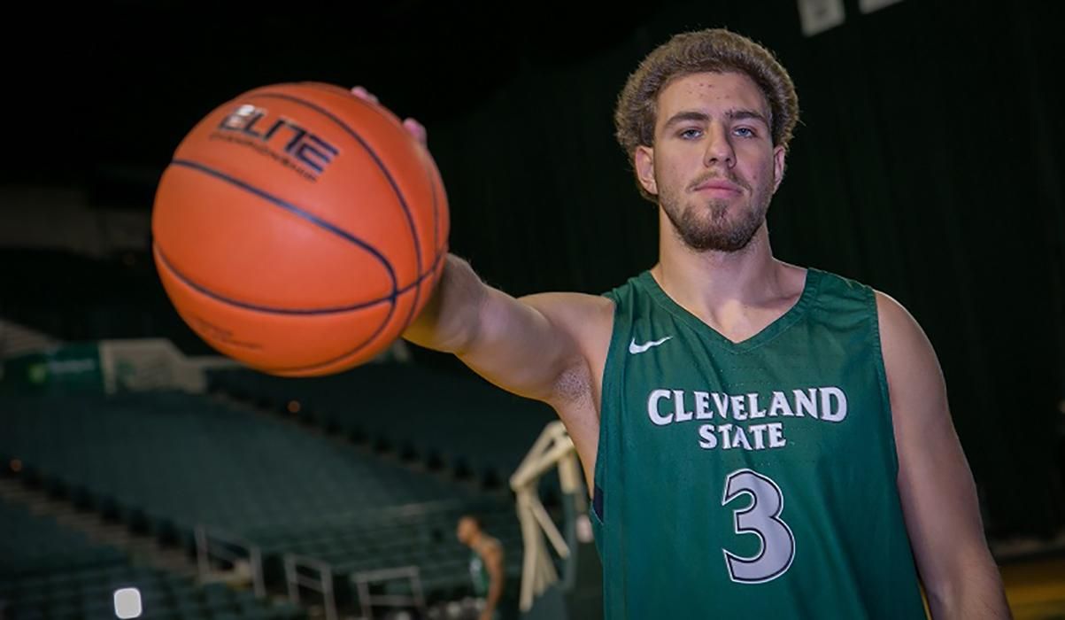 Сын Коломойского будет выступать за баскетбольный клуб "Днепр" Сын Коломойского будет выступать за баскетбольный клуб "Днепр"